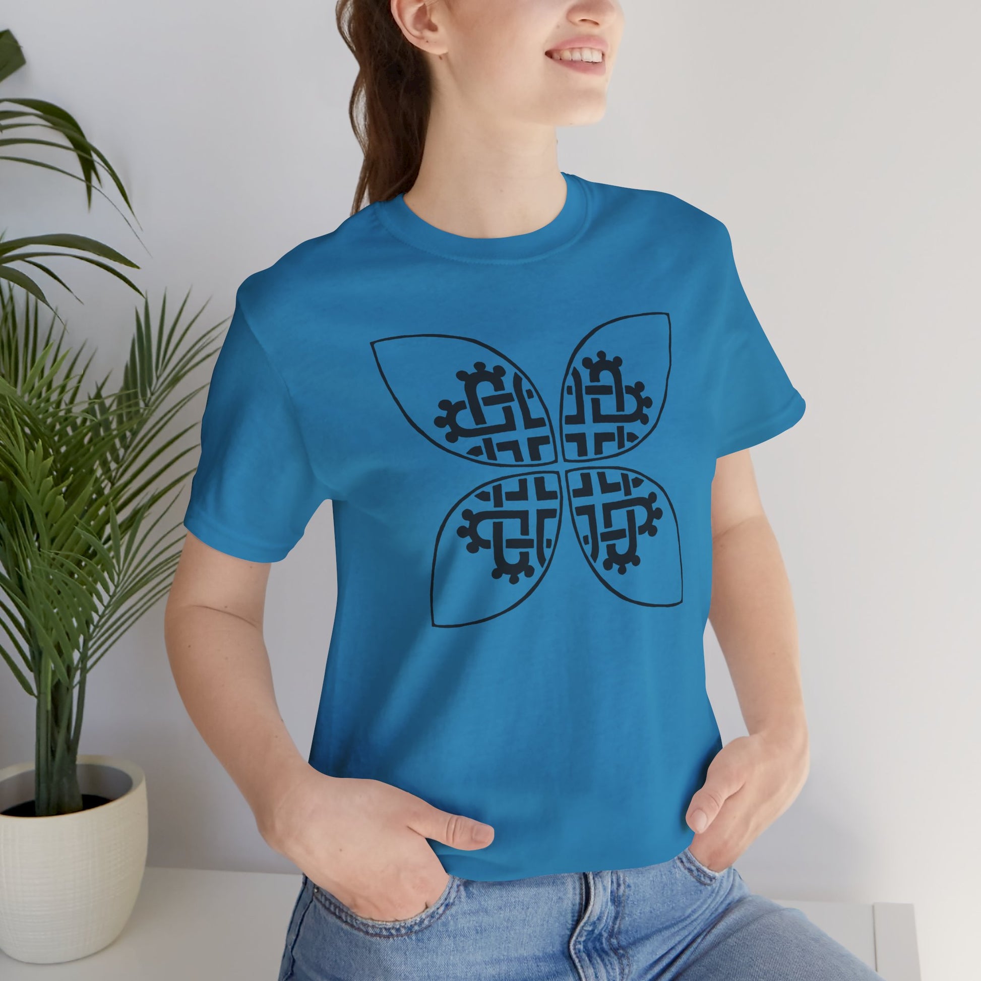 Celtic Heart Motif Black Design T-Shirt - InkLovePrint
