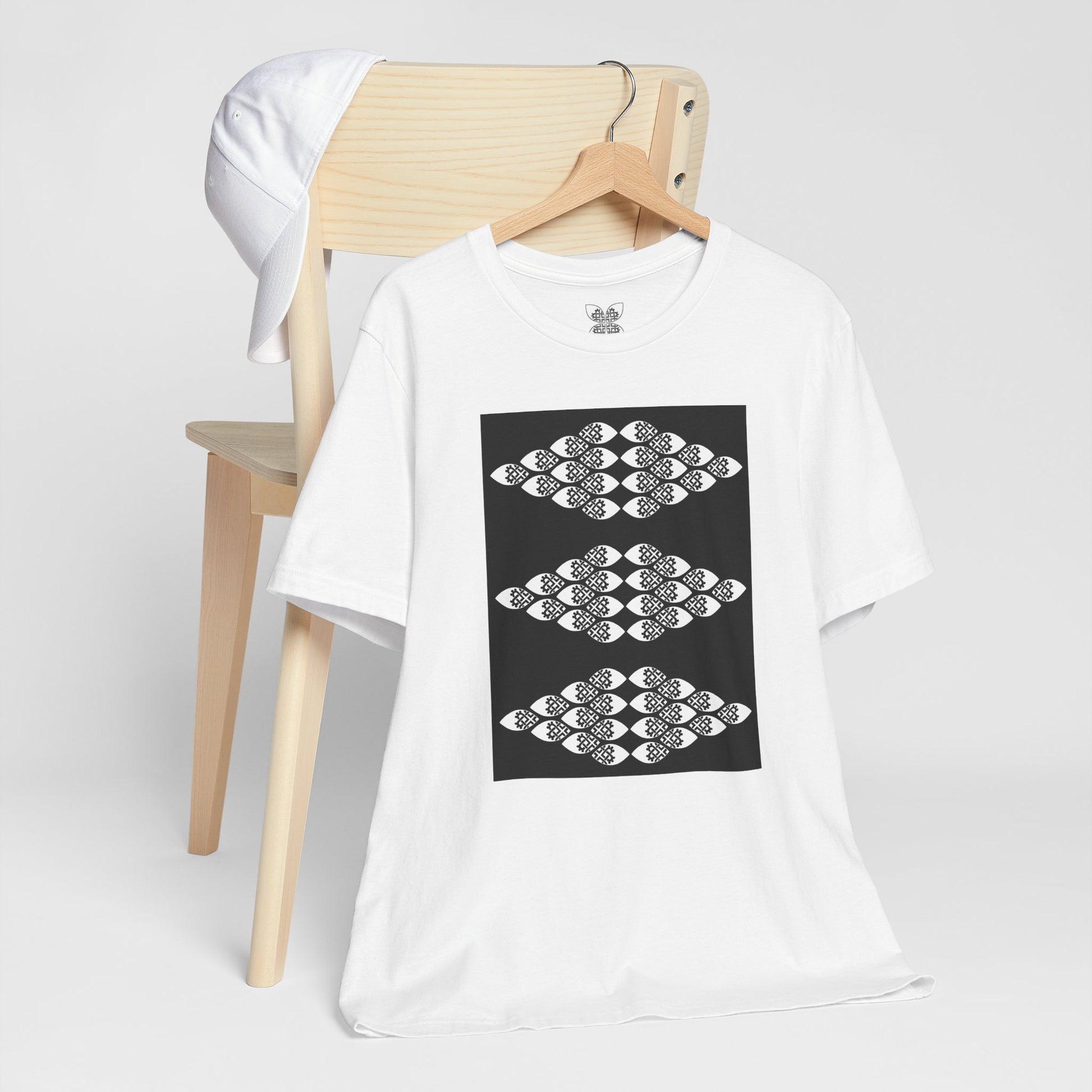 Celtic Heart Diamond Unisex T-Shirt - InkLovePrint